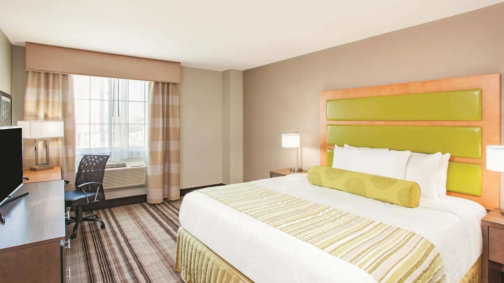 La Quinta Inn & Suites Far Rockaway - Beach Hotel ニューヨーク 2*,