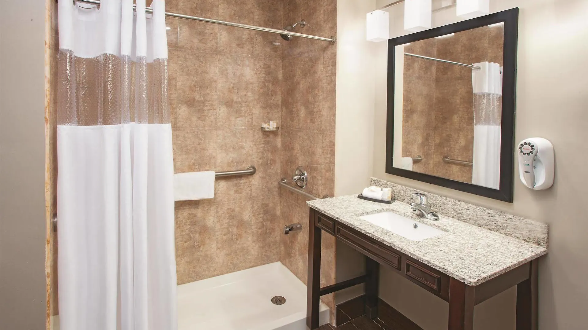 La Quinta Inn & Suites Far Rockaway - Beach Hotel ニューヨーク